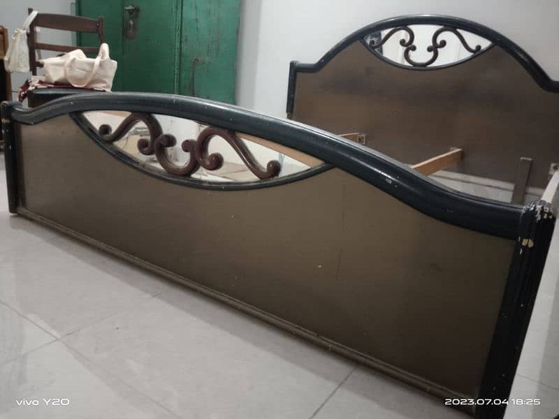 Deco bed in good condition without sheet 3