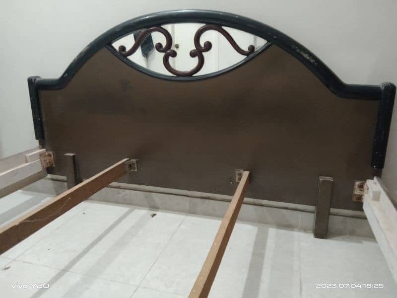 Deco bed in good condition without sheet 4
