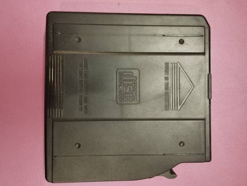 BMW 7 series 2002-2006 CD changer magazine 2