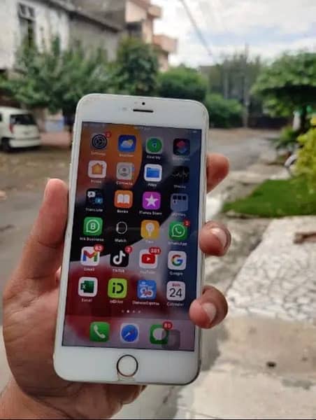 7 plus 128gb 10/10 condition female hand used 0