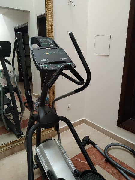 PRECOR USA - COMMERCIAL ELLIPTICAL - BEST PRICE 2