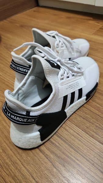 Adidaas NMD R1_V2 / Branded Shoes / Casual Sneakers - Footwear - 1079069448