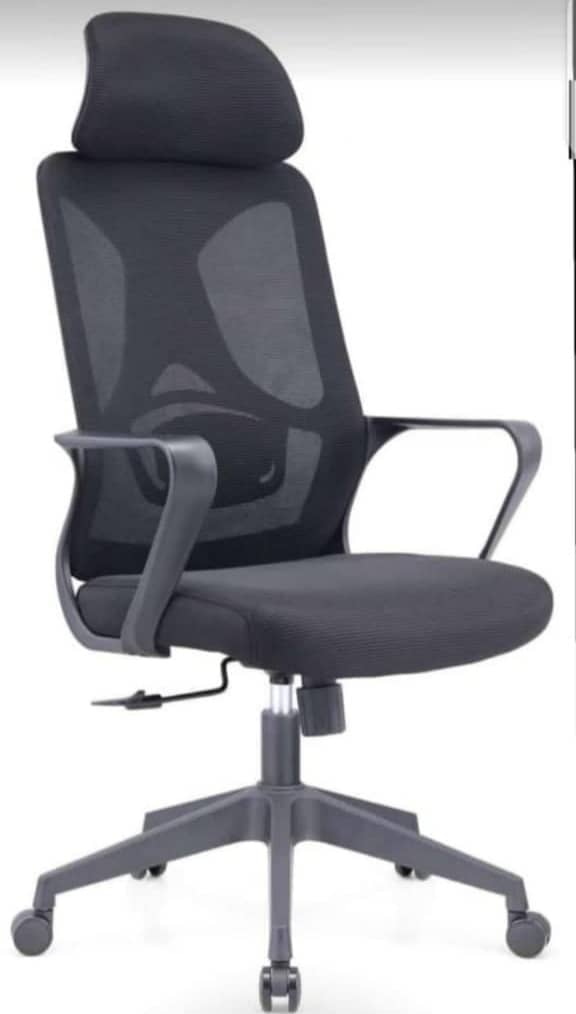 Office chair in Topi Swabi 0