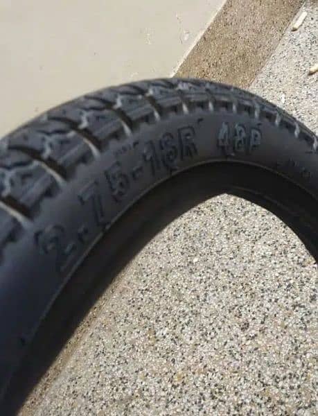 servis Geniun tyre with servis tube, condition normal, very little use 0