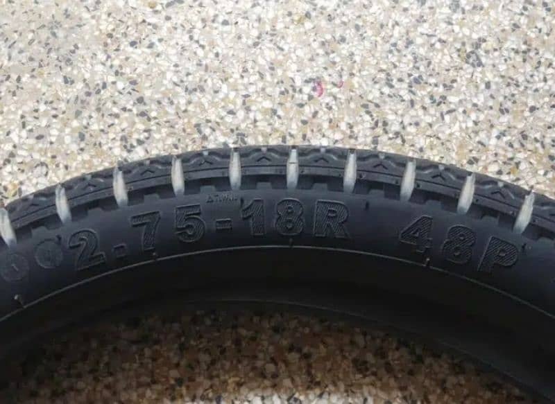 servis Geniun tyre with servis tube, condition normal, very little use 2
