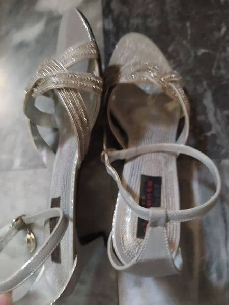 unze shoes golden colour size 38 nd Ehsan chappal  silver shoe size 38 3