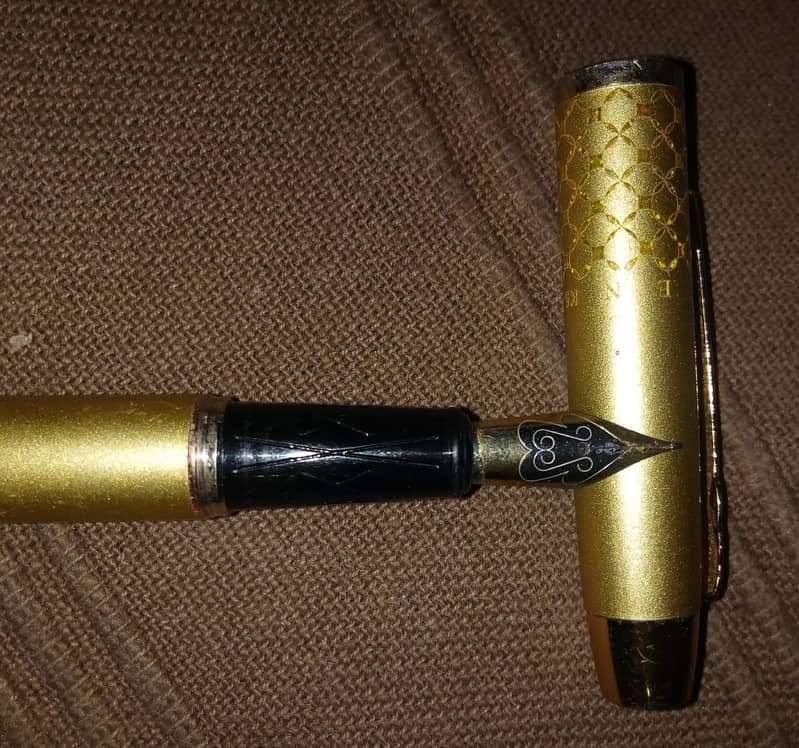 Dikawen K-5 Gold Plated Fountain Pen 4