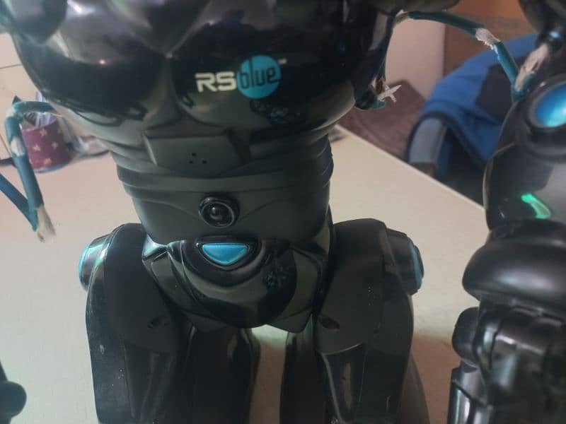RS Blue Robot  With Remote , Minor Fault 3