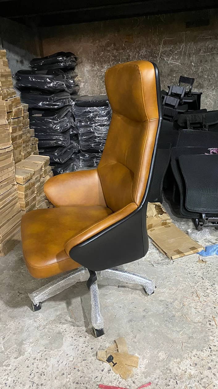 Executive Office Chair for CEO Luxury Seat 12