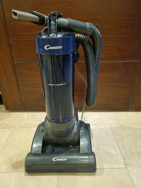 Candy Vacum Cleaner in Mint Condition Working 0