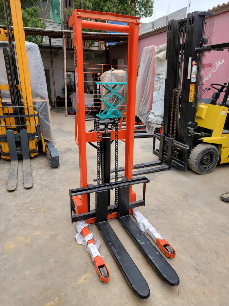 VMAX Brand New 2 Ton Manual Stacker Lifter forklift for Sale in Karach 11