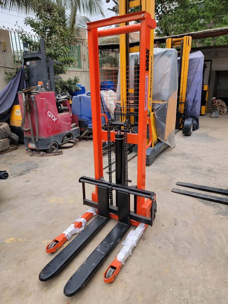 VMAX Brand New 2 Ton Manual Stacker Lifter forklift for Sale in Karach 12