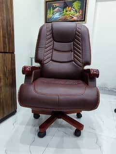 Executive Chair (Brand New)