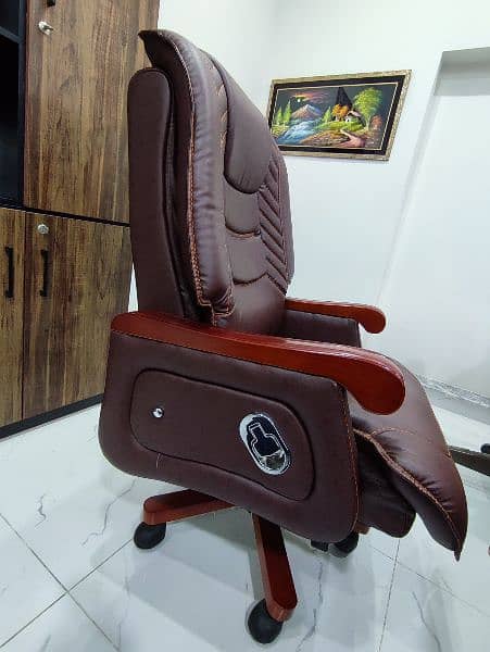 Executive Chair (Brand New) 3