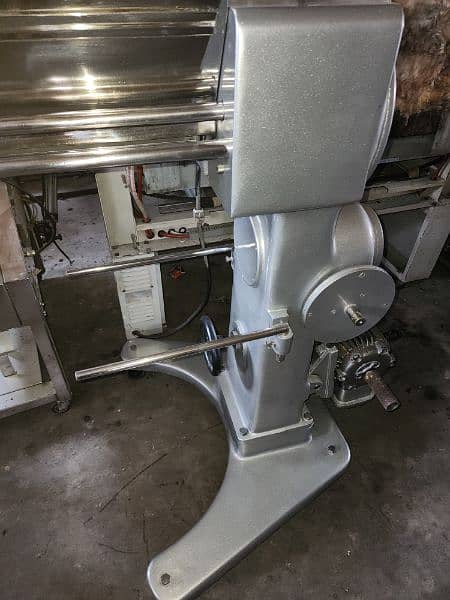 Osilator granulator chakki 15