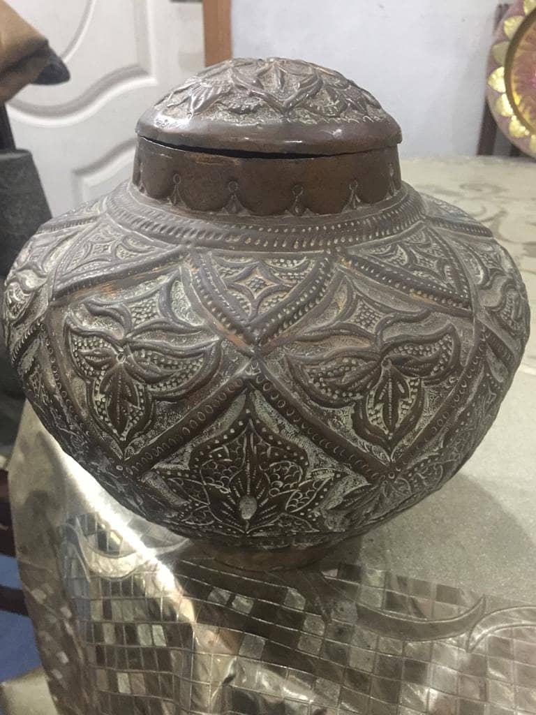 ANTIQUE WORLD  OFER A COLLECTION OF COPPER HANDICRFT HOME DECOR IMPORT 2