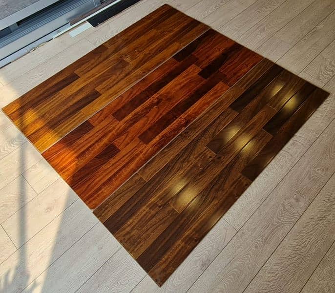 Sami gloss Wooden Floor, Vinyl floor, Wallpaper, Window blinds 3