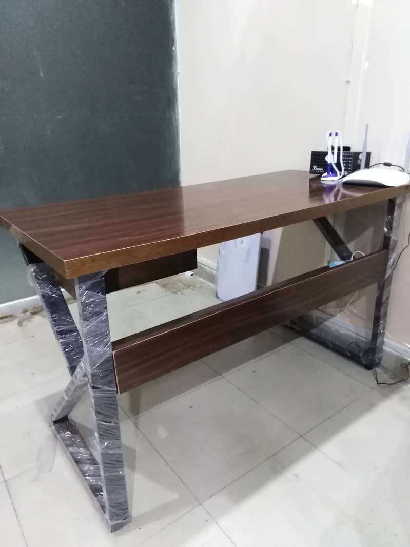 High Quality Computer Table / Office Table / Workstation 0