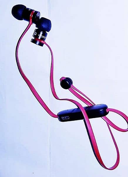 UrBeats Wireless earphones red Black 1