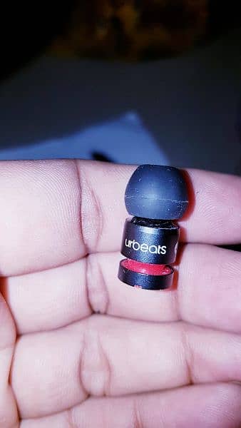 UrBeats Wireless earphones red Black 5