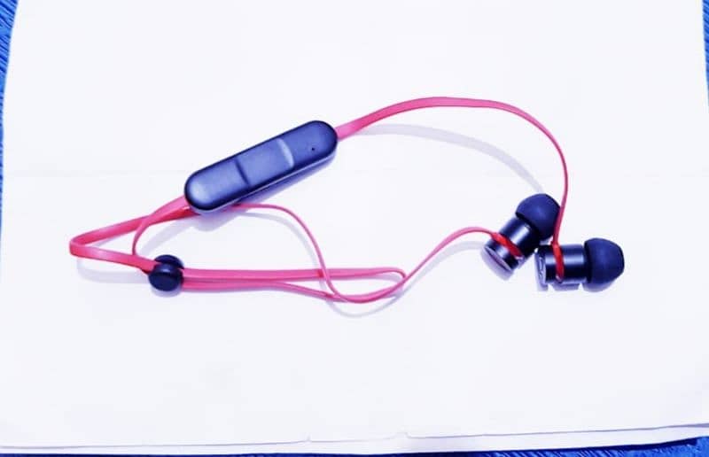 UrBeats Wireless earphones red Black 11