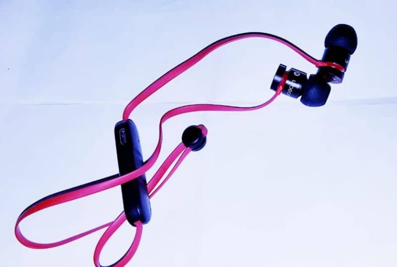 UrBeats Wireless earphones red Black 12