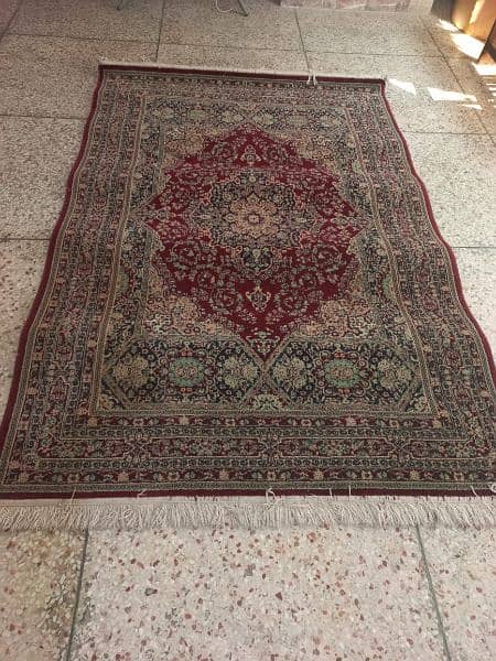 Beautiful 9 x 6 ft Red Carpet for Urgent Sale 0