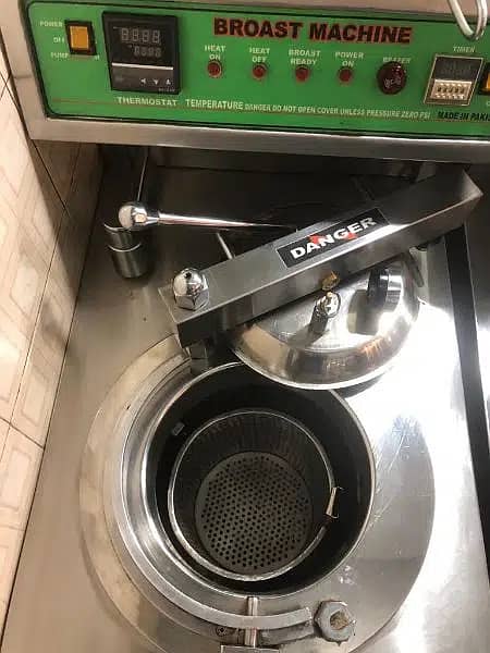 Brand New Broast Machine 1 Year Guarantee We Hve Pizza Oven Deep Fryer 1