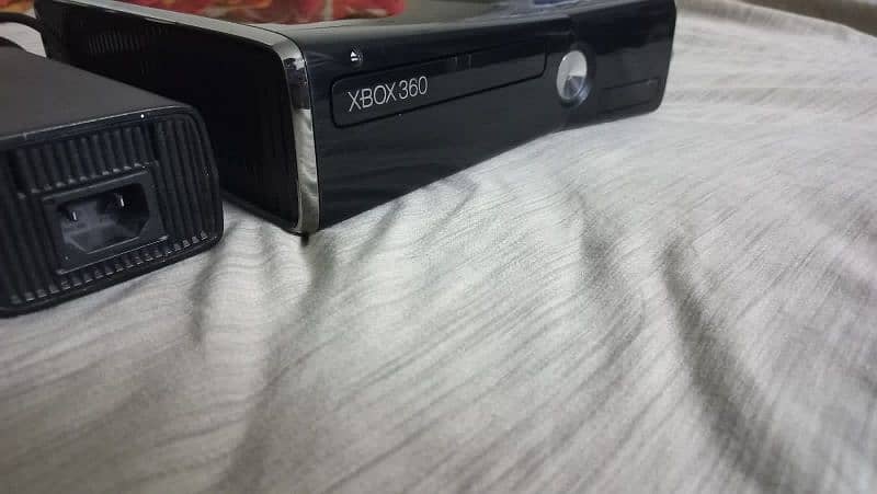 xbox 360 slim just new 1