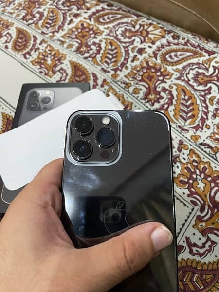 iPhone 13 Pro Max 1