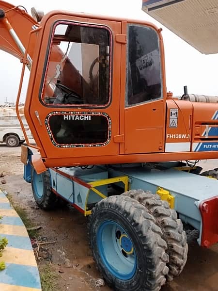 Fiat Hitachi 130 W-3 Wheeled Excavator 4