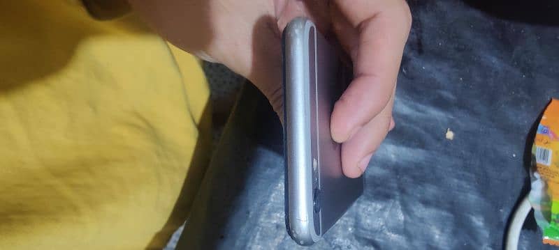 i phone 6s grey color 10.9. 5 condition pta aprove finger ok 64 gb 2