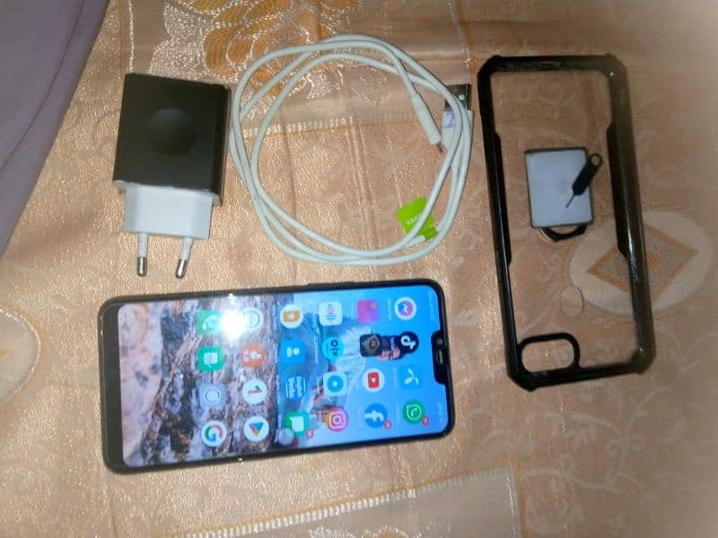 oppoa3s okay condition available what's app 03482417466 8