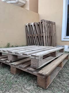 Wooden pallets available 20 pieces