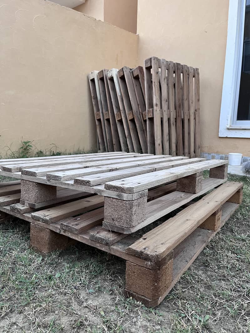 Wooden pallets available 20 pieces 1