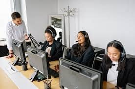 Call Center Job in gulberg ( male & female)