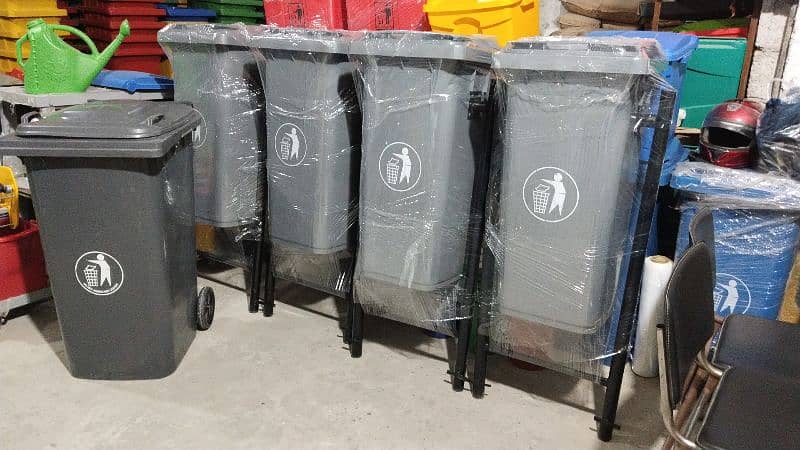 120 Litre Dustbin With fixed Hanging Stand 5