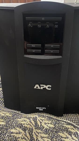 APC Smart UPS 1500 va 0