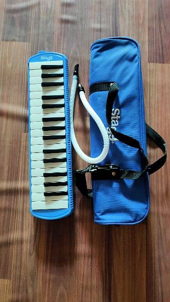 Stagg Melodica 32 Keys with traveling bag 1
