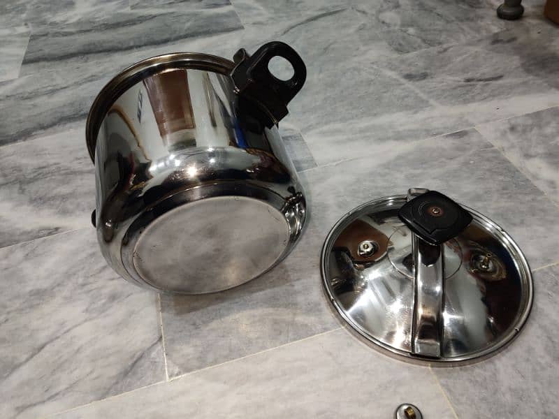 PRESSURE COOKER STAINLESS STEEL IMPORTED BRAND 10 LTR 5