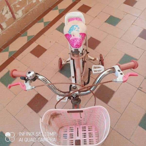KID cycle for 8 to 10 years old in a very good running condition 3