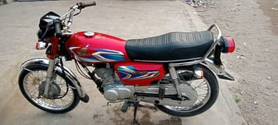 Honda 125 2022 ky last month Mai liya tha 23 ka num condition all okk