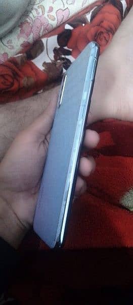 Vivo S1, 10/10 condition with box and charger 8