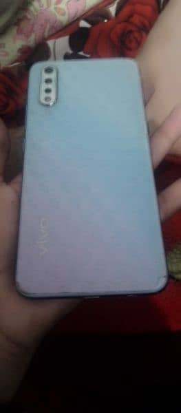 Vivo S1, 10/10 condition with box and charger 18