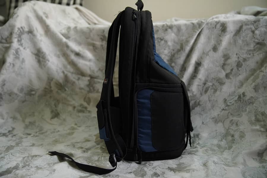 LowePro Camera Bag Fastpack 250 for sale 3