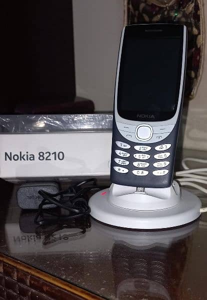 MICROSOFT NOKIA 8210 4G BOX 2