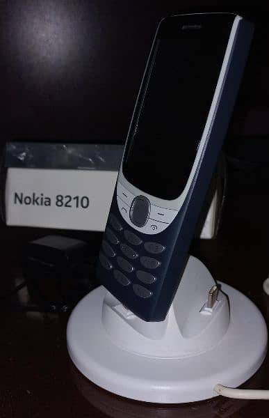 NOKIA 8210 HMD BOX FINLAND 0