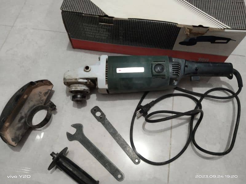 Hand / Angle Grinder Full Size 4
