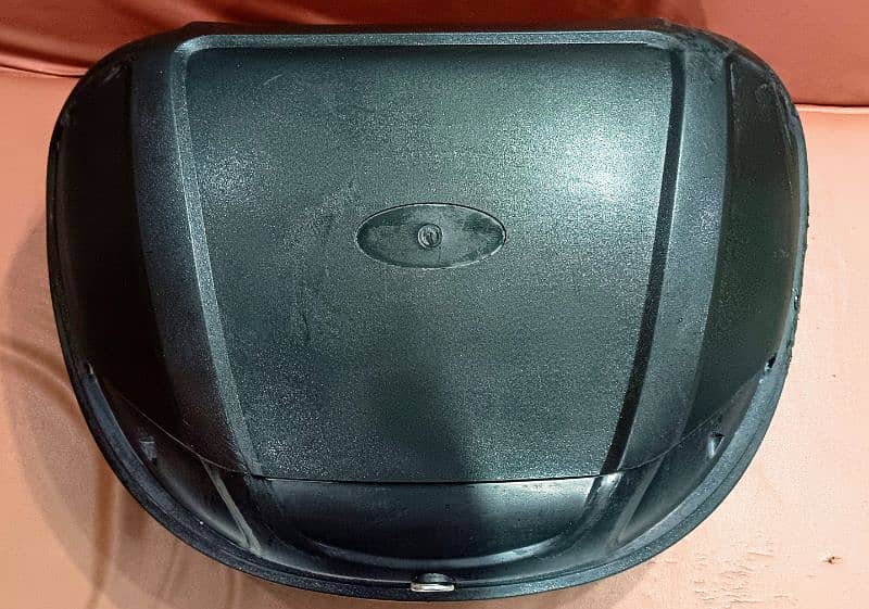 2 Top Box 1 Suzuki GS 150 Carrier 5