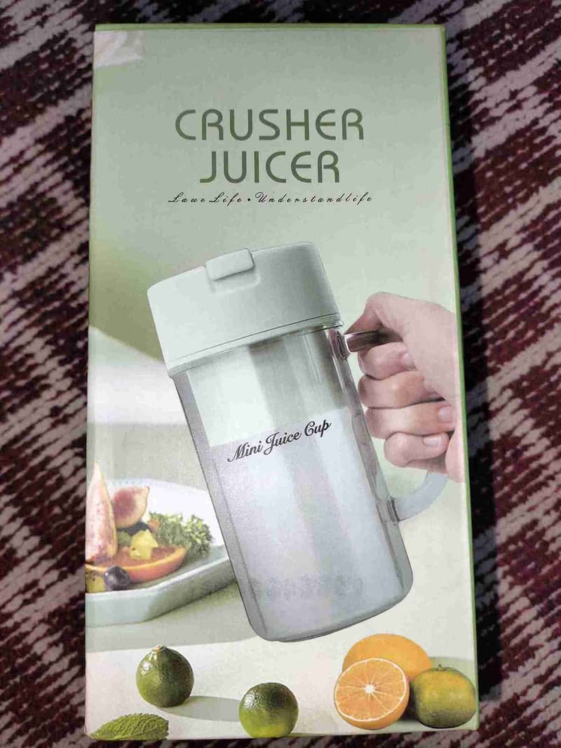 USB Rechargeable 6 Blades Mini Crusher Juicer Blender Machine 0